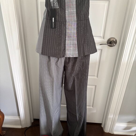 Fashion Nova Attention to Detail Grey/Combo Jumpsuit Size M NWT - Picture 5 of 8